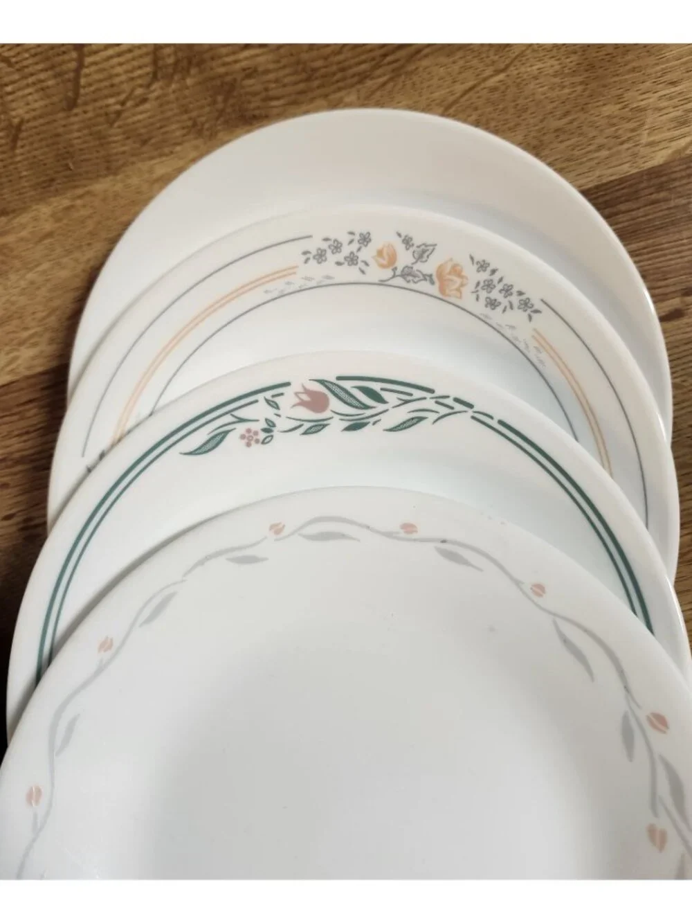 4- Mismatched Corelle Bread, Cake, Side, Plates 6.75
